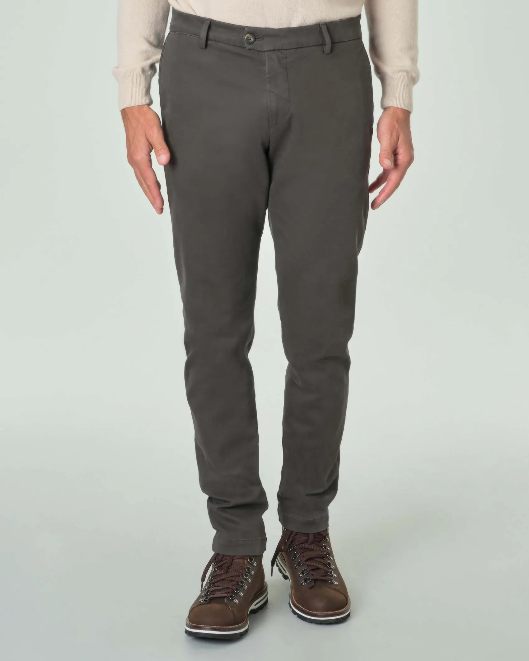Pantalone chino Ashki.i marrone in tricotina di cotone stretch