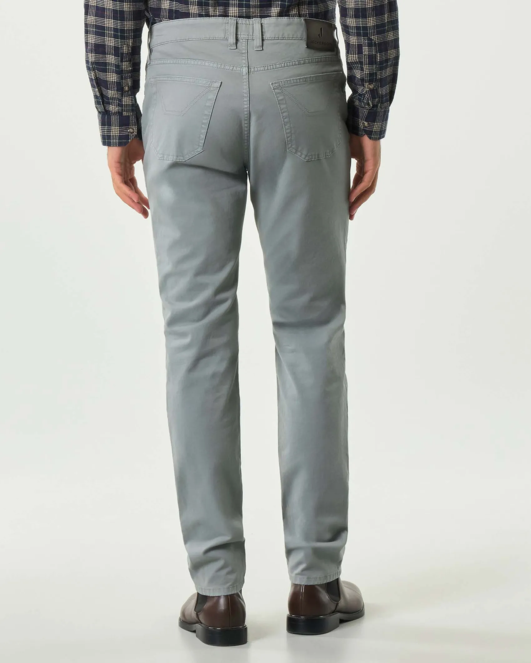 Pantalone cinque tasche Jeckerson grigio modello John in gabardina di cotone stretch con toppa