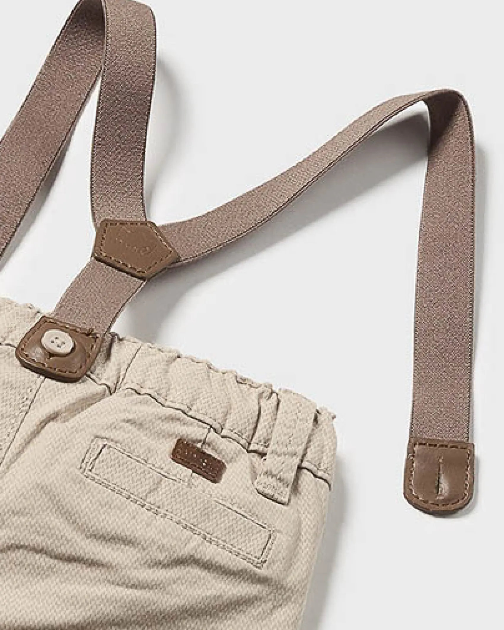 Pantalone Mayoral beige in cotone stretch con bretelle