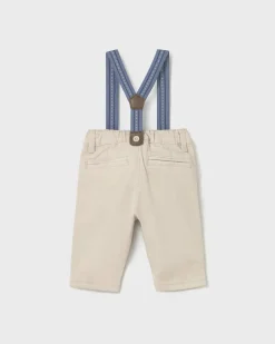 Pantalone Mayoral color sabbia in cotone stretch con bretelle blu
