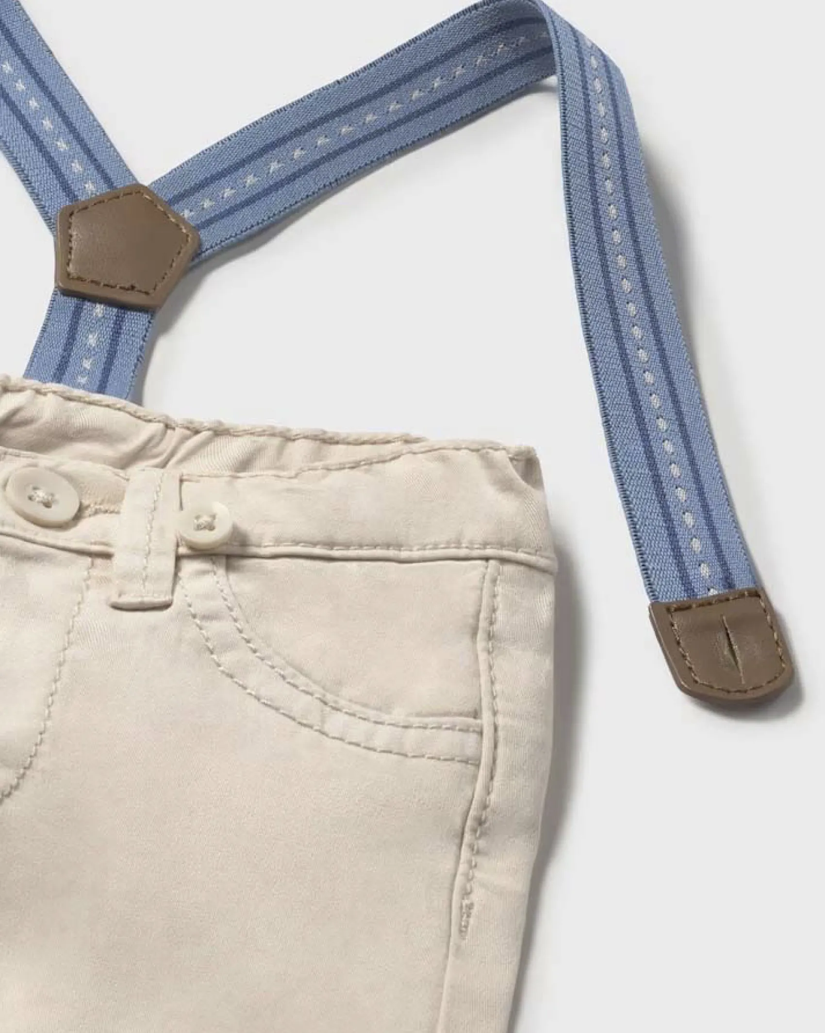 Pantalone Mayoral color sabbia in cotone stretch con bretelle blu