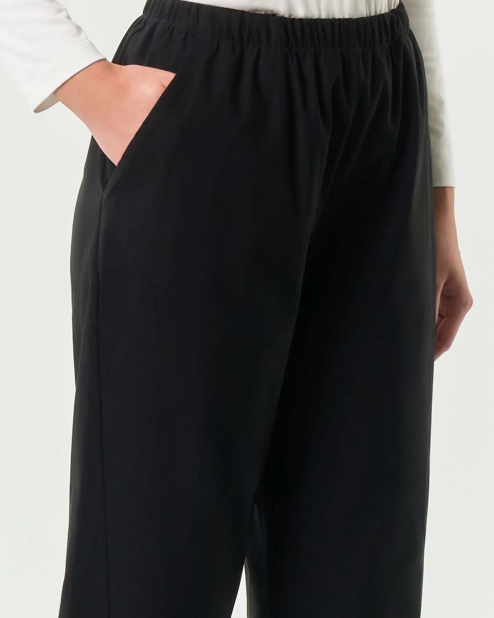 Pantaloni a pallocino Jurerê neri in bangalina di misto viscosa stretch con elastico inserito in vita