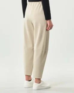 Pantaloni a pallocino Jurerê color gesso in tricot di misto viscosa stretch con elastico inserito in vita