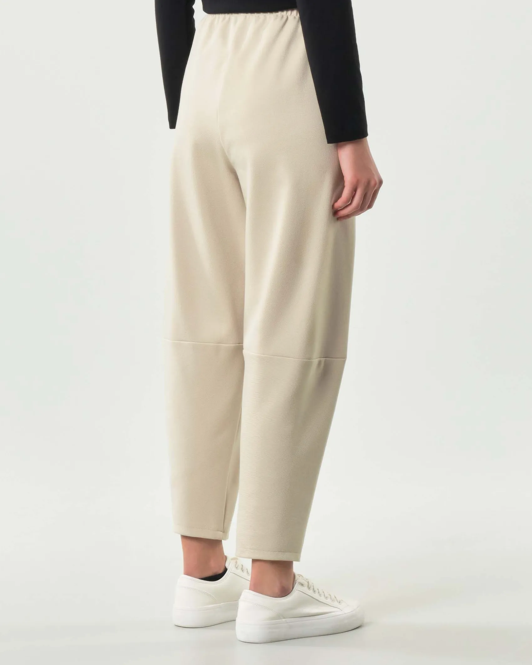 Pantaloni a pallocino Jurerê color gesso in tricot di misto viscosa stretch con elastico inserito in vita