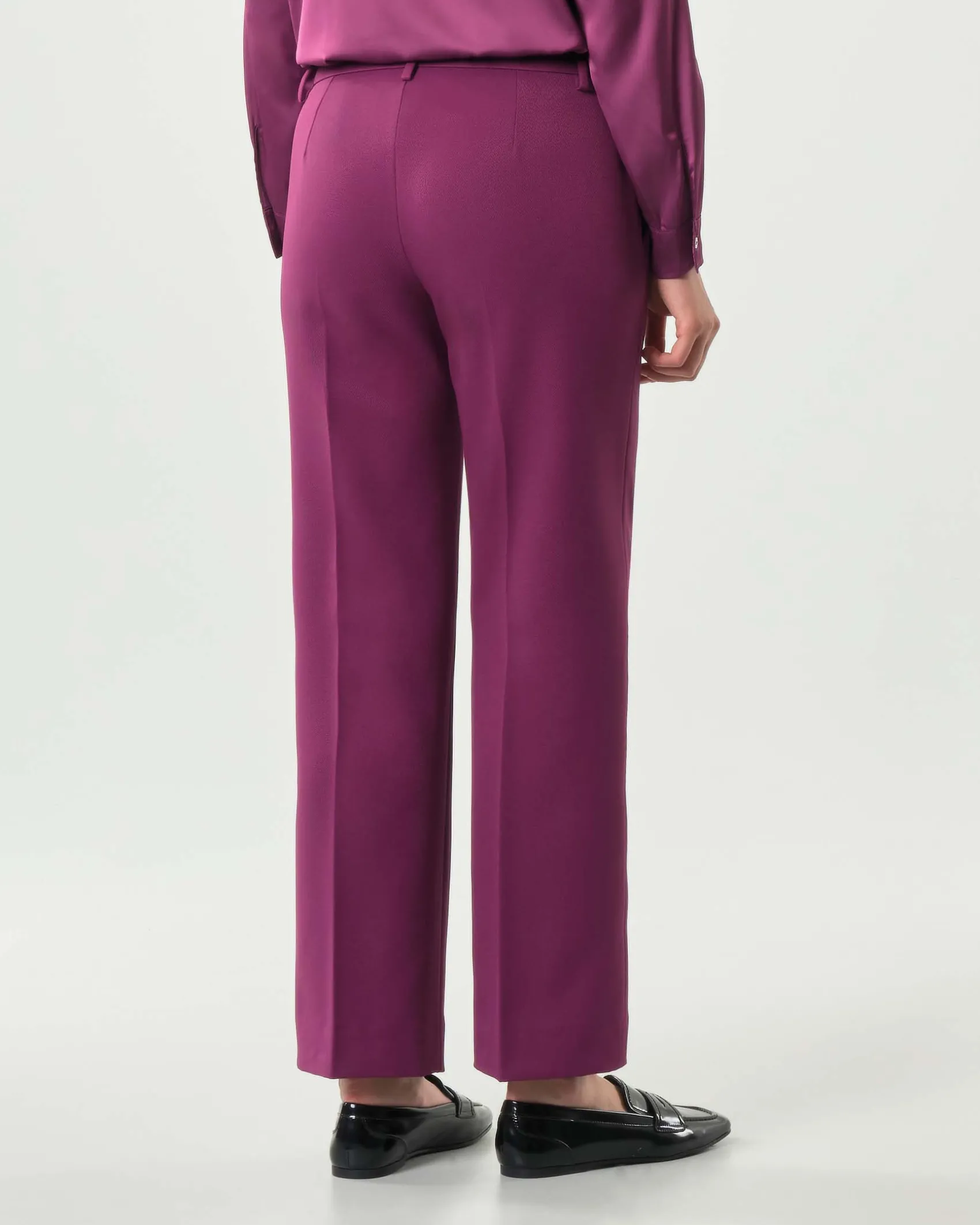 Pantaloni alla caviglia color ciclamino Emme Marella in tessuto diagonale stretch dalla linea a trombetta