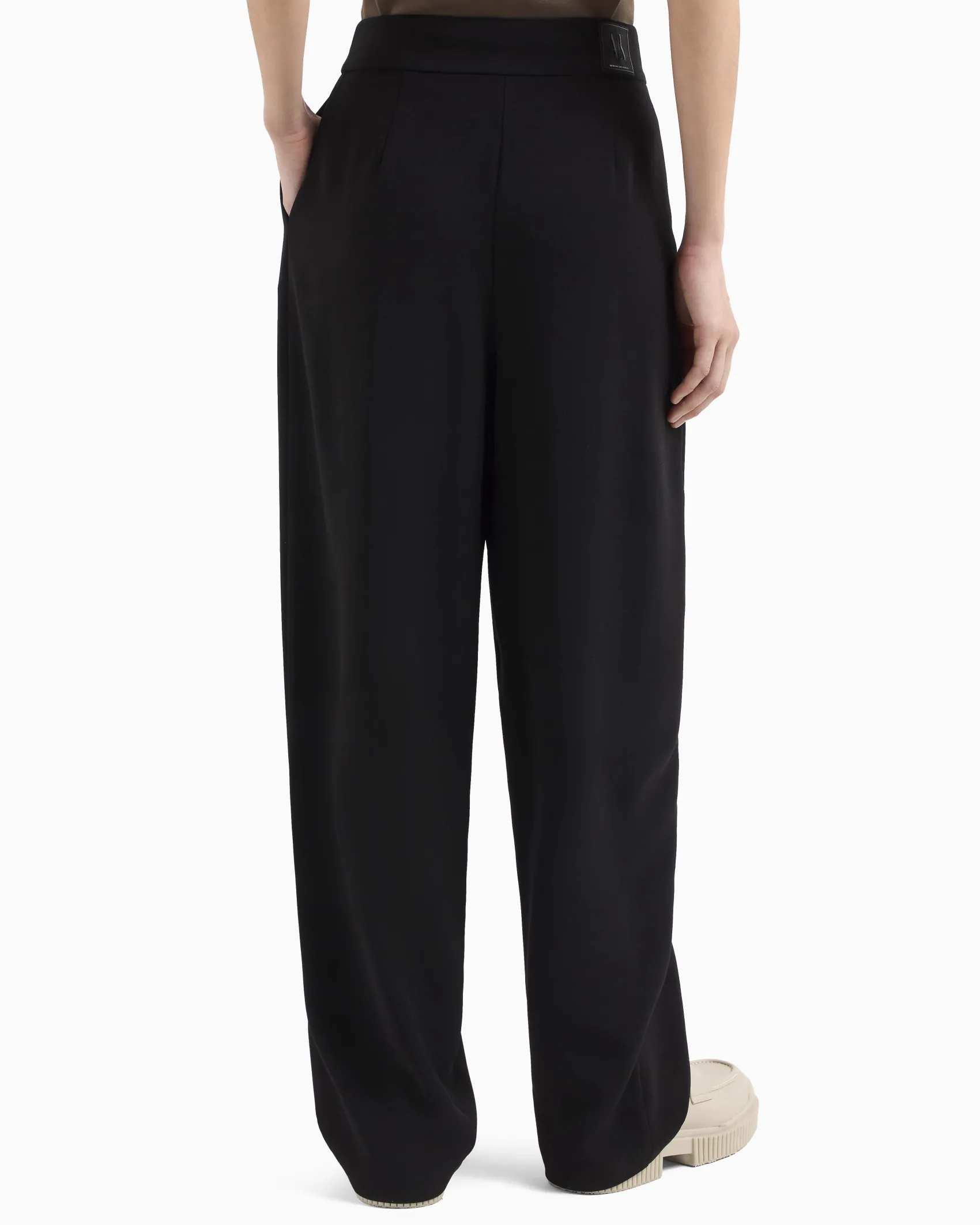Pantaloni balloon neri ampi in tela con pinces frontali