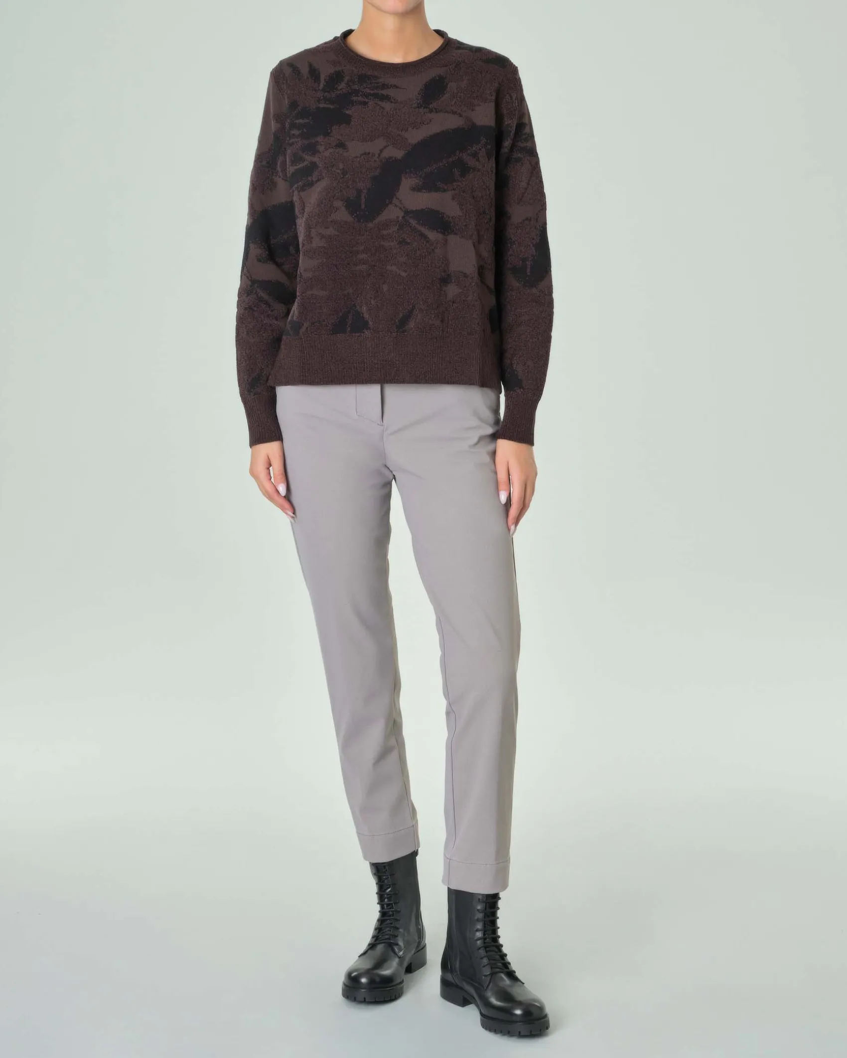 Pantaloni chino color taupe in tessuto diagonale stretch
