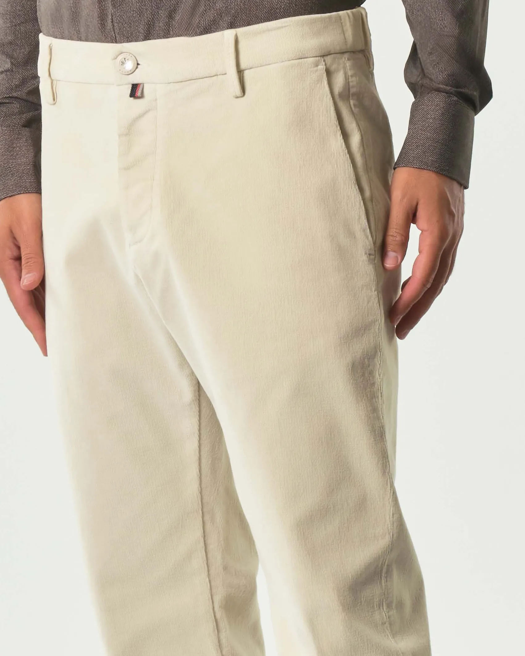 Pantaloni chino Gray slim-fit color panna in velluto di cotone stretch