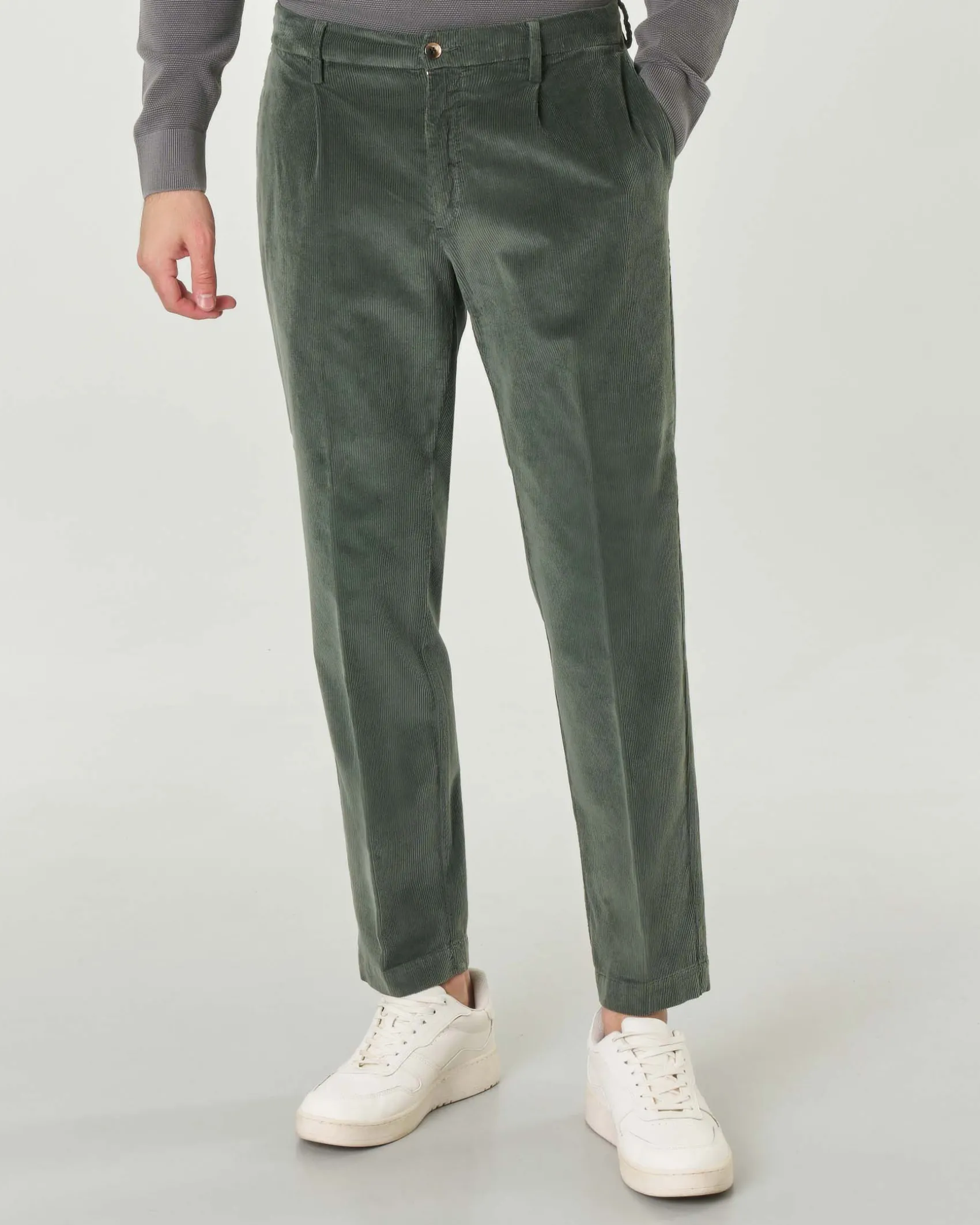 Pantaloni chino Pellizzari verde militare in velluto millerighe con pinces frontale ed elastico sul retro