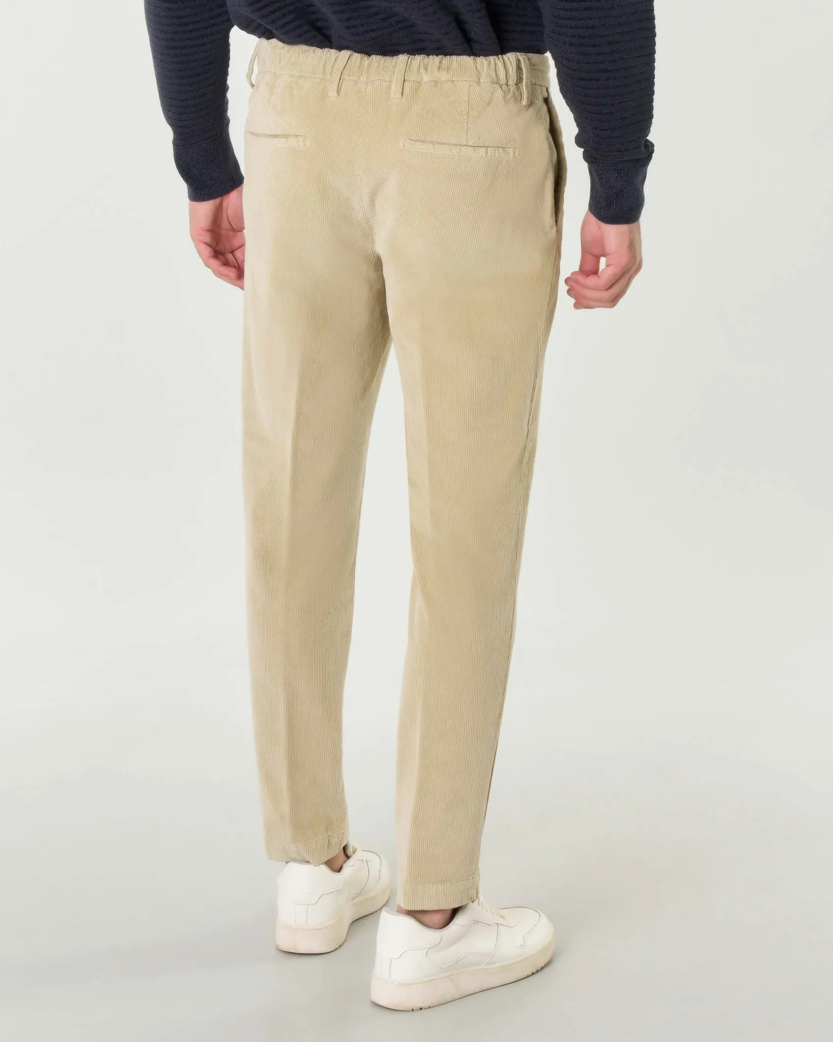 Pantaloni chino Pellizzari beige in velluto millerighe con pinces frontale ed elastico sul retro