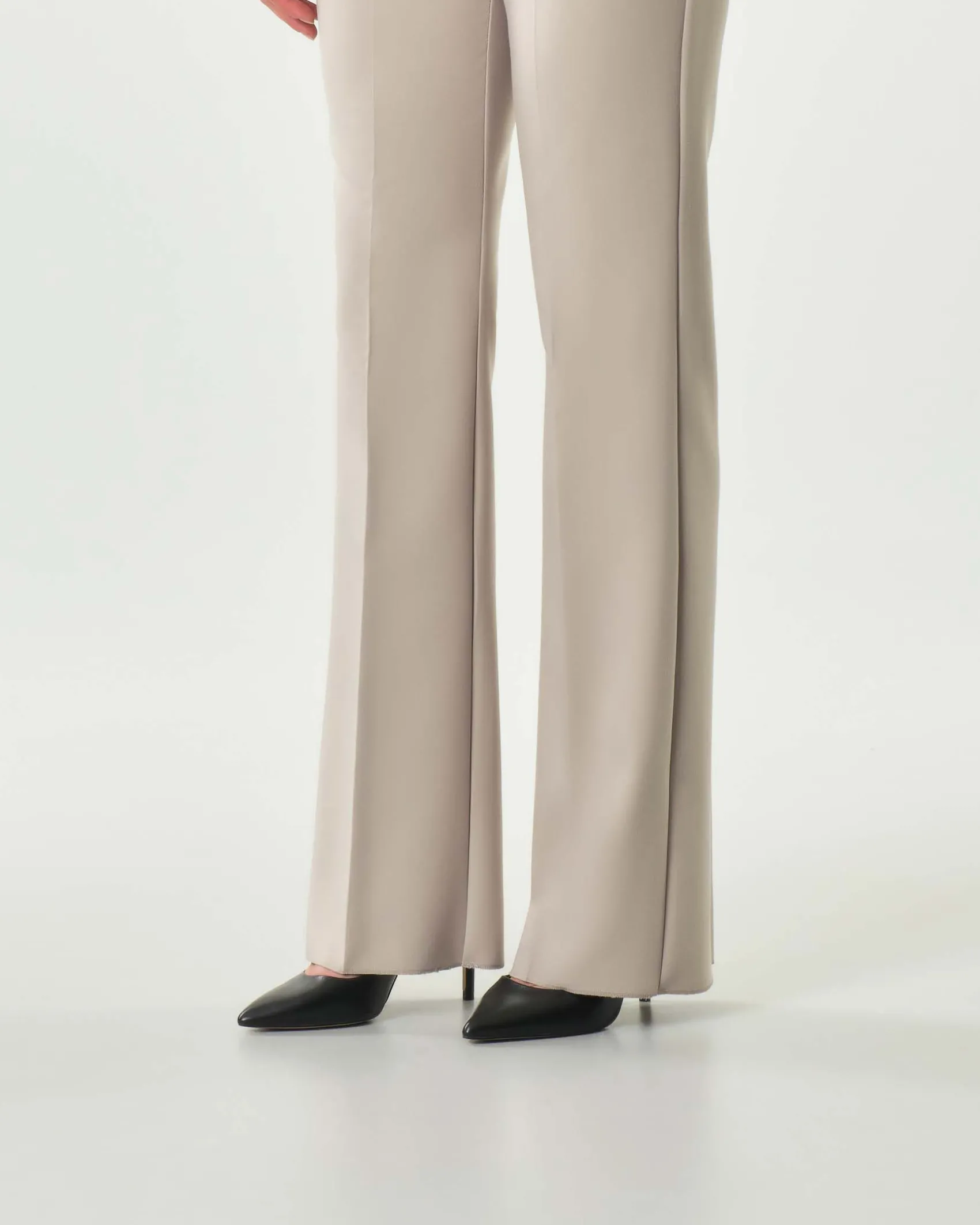 Pantaloni flare color sabbia Emme Marella in tessuto bstretch di misto viscosa