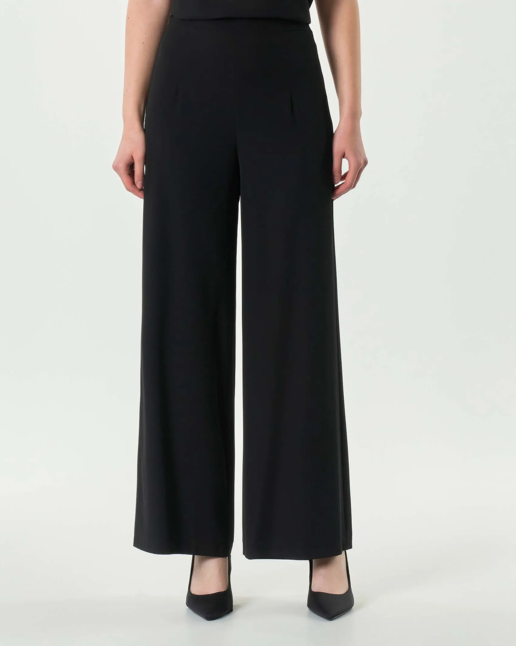 Pantaloni palazzo neri in tessuto stretch fluido a vita media
