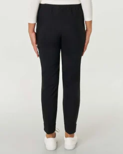 Pantaloni slim neri in bengalina di viscosa stretch con risvolto al fondo ed elastico in vita