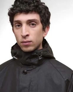 Parka Barbour Re-Engineered Endurance Mountain in cotone cerato verde militare