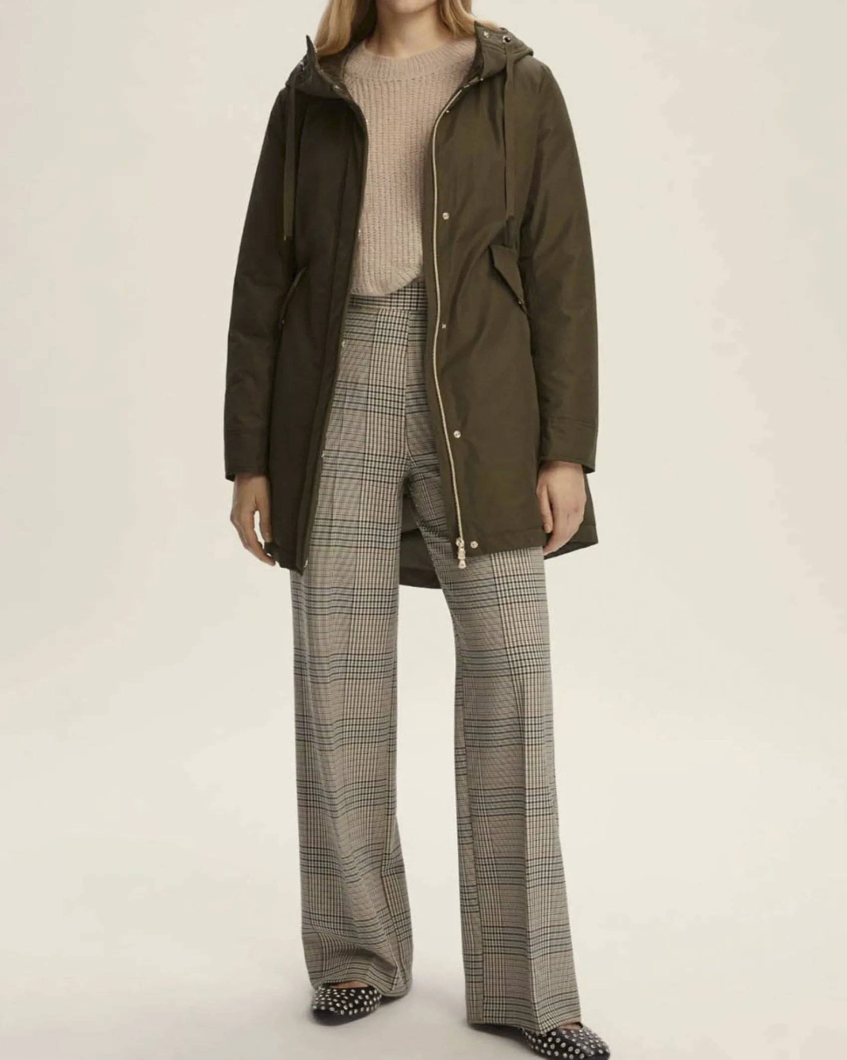 Parka verde militare Emme Marella in taffetà tecnico imbottito con cappuccio e fondo a code di rondine