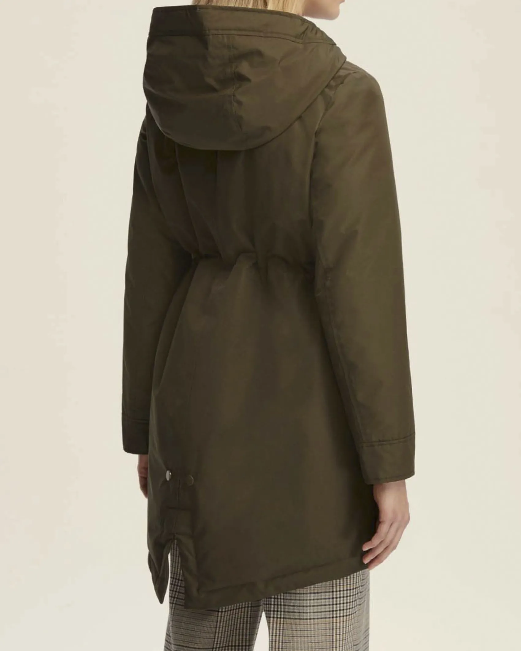 Parka verde militare Emme Marella in taffetà tecnico imbottito con cappuccio e fondo a code di rondine