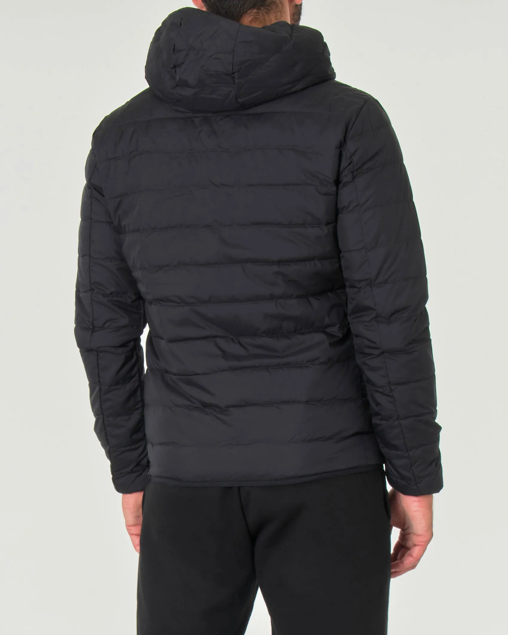 Piumino EA7 nero con cappuccio e trapuntatura spinata