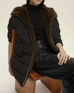Piumino midi nero Emme Marella in taffetà con cappuccio e interno in ecopelliccia effetto visone