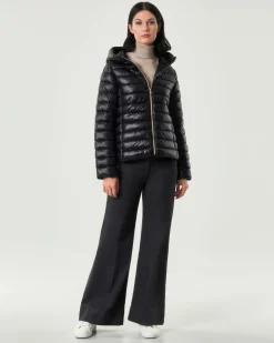 Piumino nero Emme Marella in tessuto tecnico downproof antigoccia con cappuccio