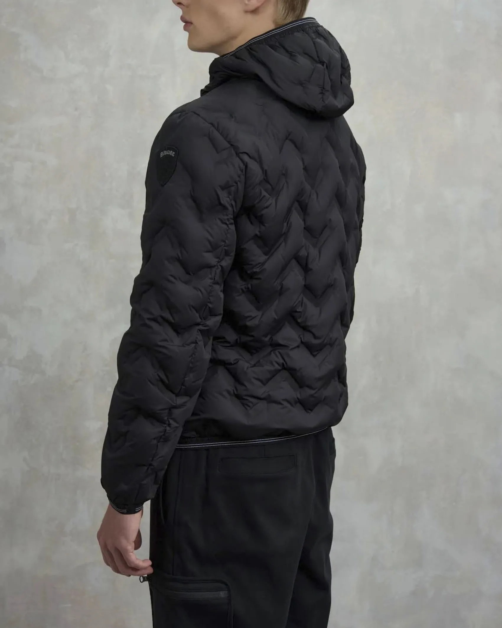 Piumino Piery Blauer nero con cappuccio fisso e trapuntatura spinata effetto 3D laserato