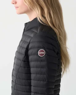 Piumino sfiancato nero Colmar Originals con imbottitura leggera in piuma naturale e colletto in piedi