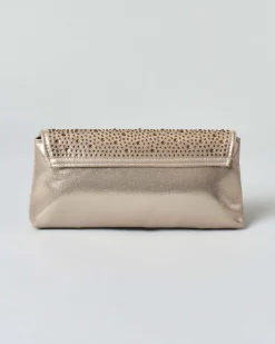Pochette a busta Anna Cecere color oro con strass tono su tono applicati sulla patta di chiusura