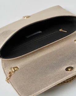 Pochette a busta Anna Cecere color oro con strass tono su tono applicati sulla patta di chiusura