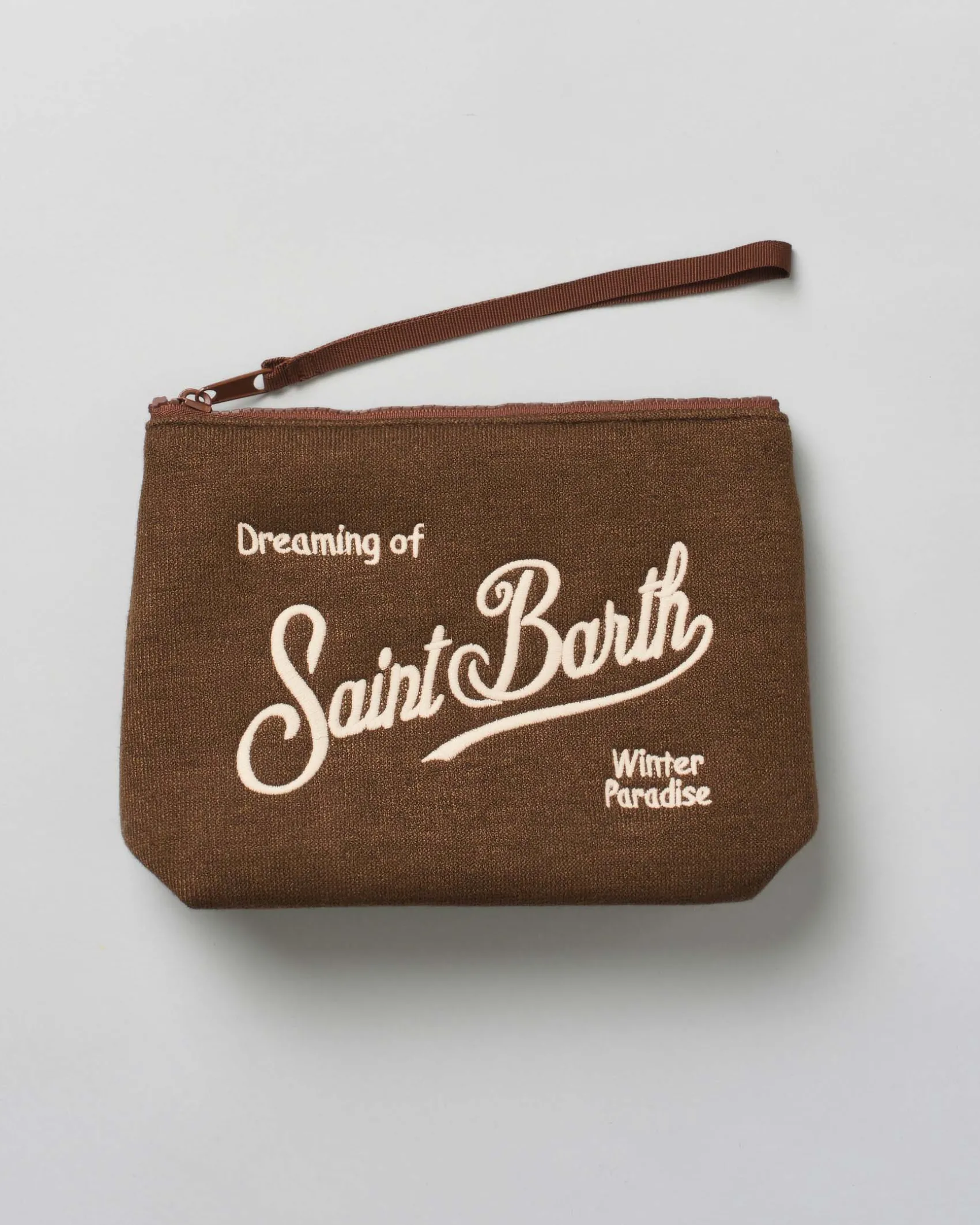 Pochette Aline marrone in tessuto a effetto lana con logo panna ricamato fronte e retro