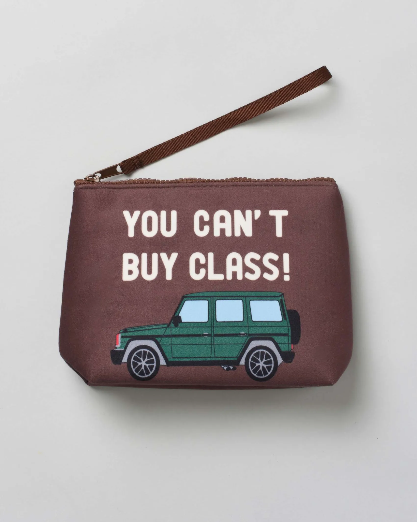 Pochette Aline marrone in tessuto effetto lana con grafica fuoristrada e scritta you can't buy class!