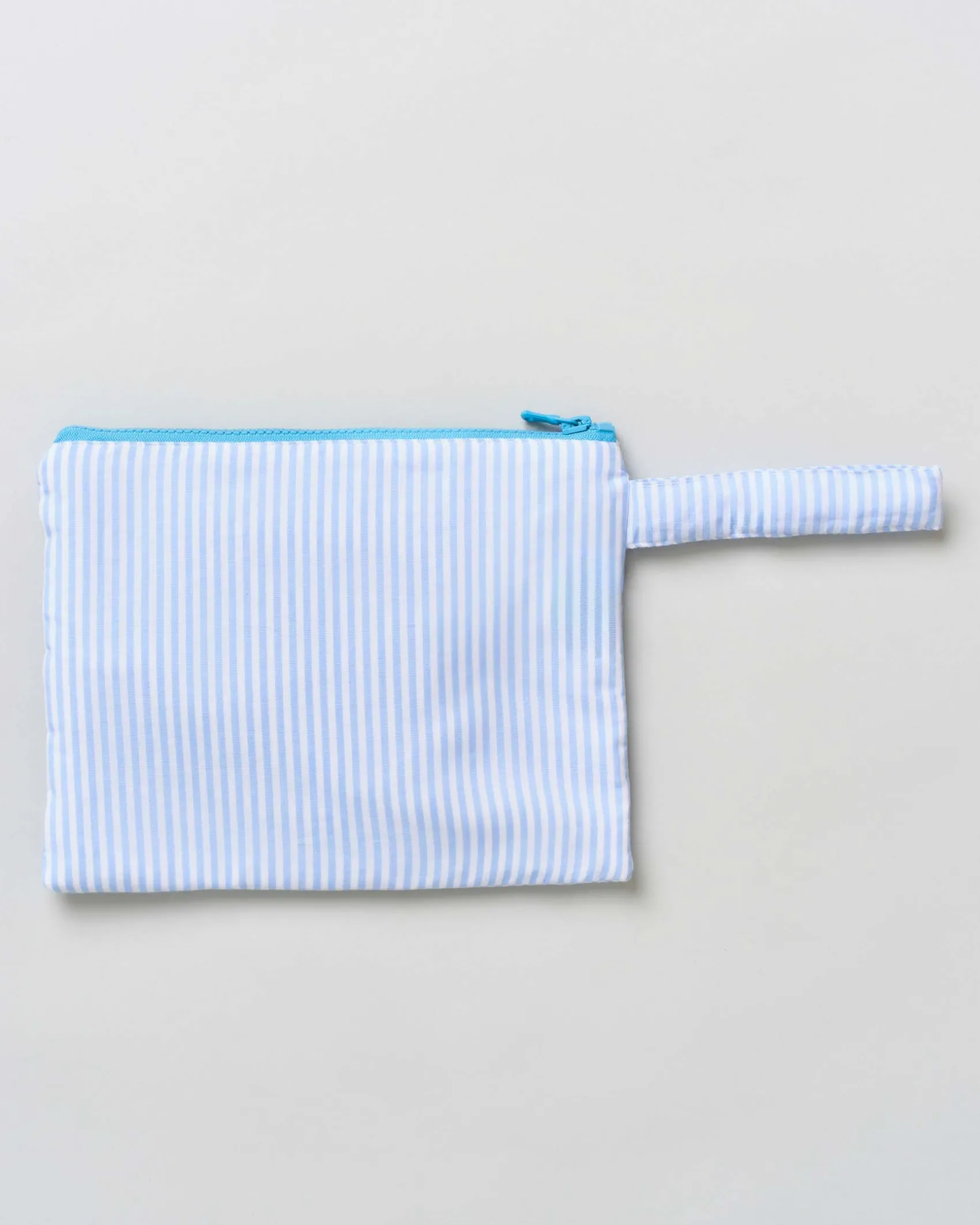Pochette MC2 Saint Barth in cotone a righine bianche e azzurre