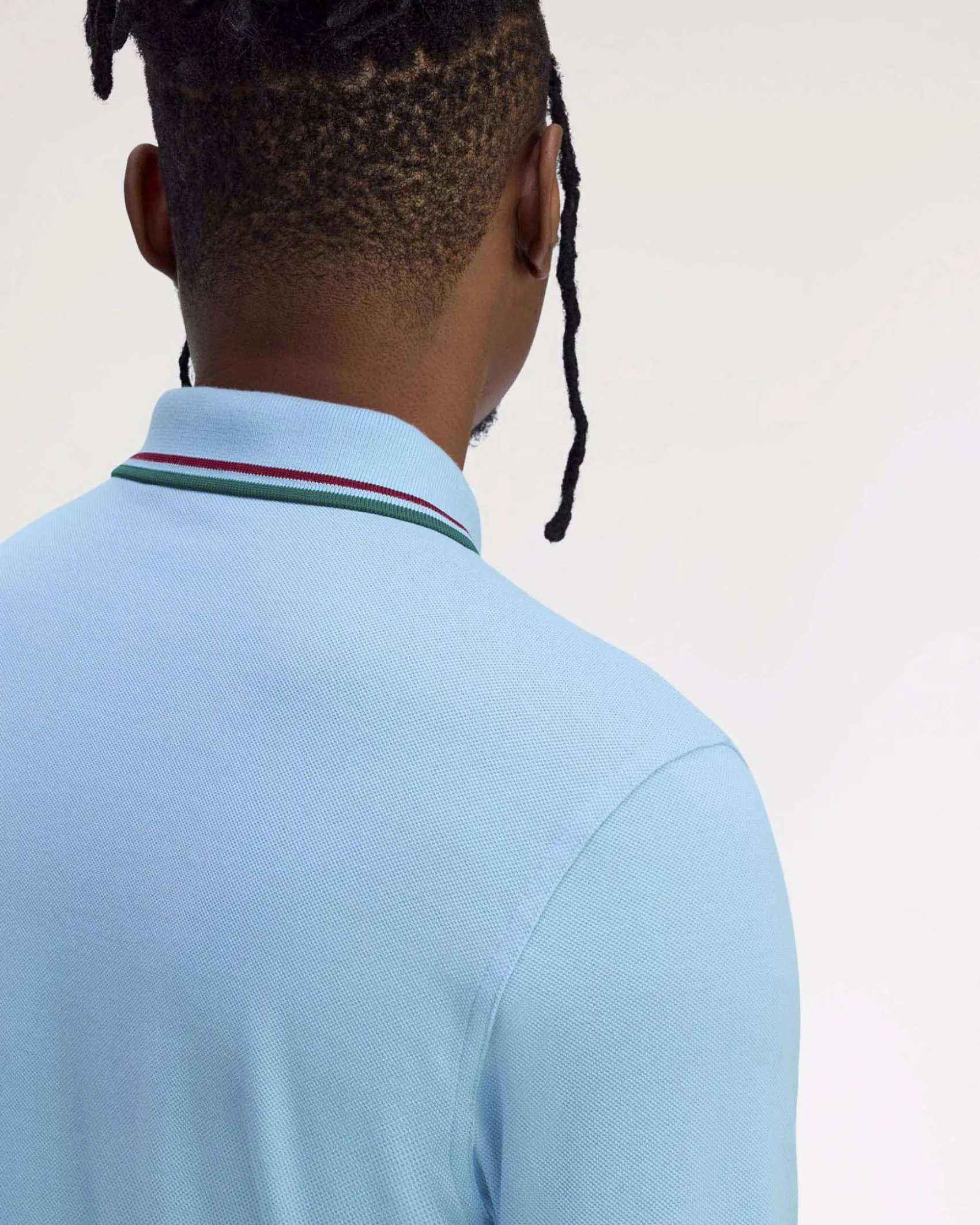 Polo Fred Perry azzurra mezza manica con bordino verde e bordeaux
