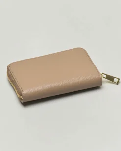 Portafoglio color taupe in pelle martellata con chiusura a cerniera