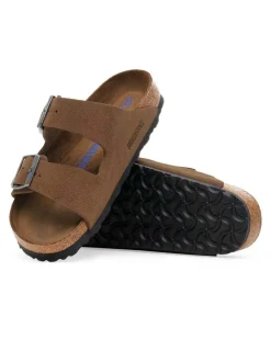 Sandalo Arizona in pelle scamosciata cammello con doppia fascetta