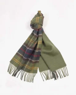 Sciarpa Barbour verde salvia tinta unita reversibile in tartan check