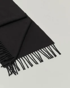 Sciarpa Bronte by Moon nera in pura lana merinos rifinita con frange
