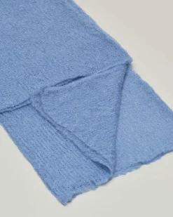 Sciarpa celeste in maglia a coste di garza in misto mohair