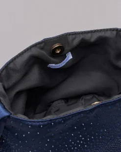 Secchiello blu in raso con strass tono su tono con gancio incrociato con tracolla a catena dorata