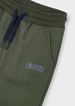 Set Mayoral con felpa verde con cappuccio e zip e due paia di joggers blu e verde