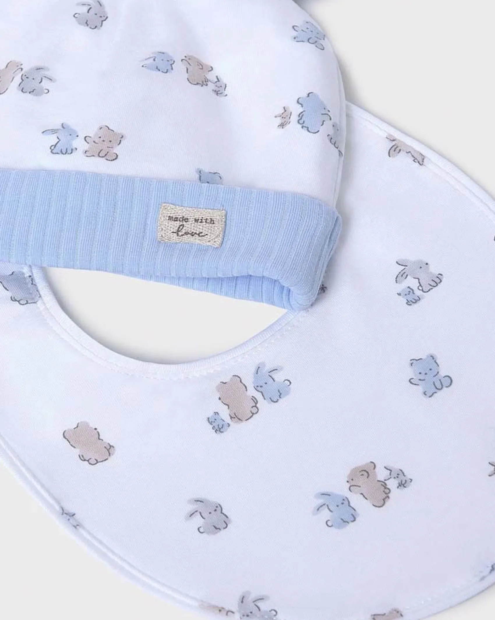 Set tutina cappellino e bavaglino azzurro e bianco con fantasia animaletti