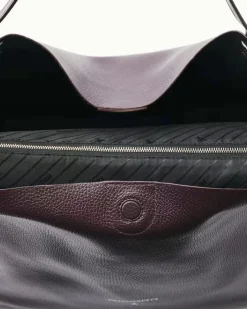 Shopping bag bordeaux linea Never Complete Patrizia Pepe in pelle con scritta logo e punti di cucitura a contrasto