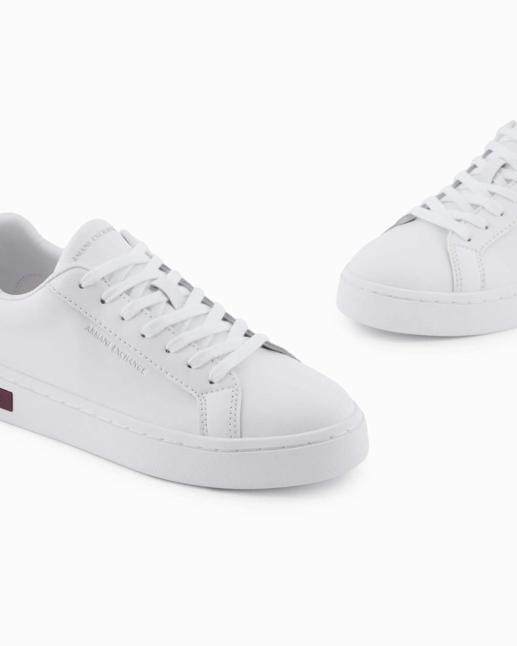 Sneakers Armani Exchange bianche e bordeaux in pelle con dettagli a contrasto