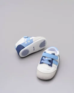 Sneakers bianche blu e azzurre con strappo e lacci