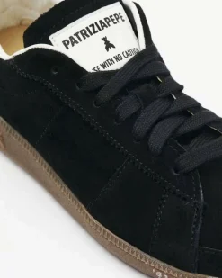 Sneakers nere in pelle scamosciata SKIN '93 Patrizia Pepe con suola in gomma beige