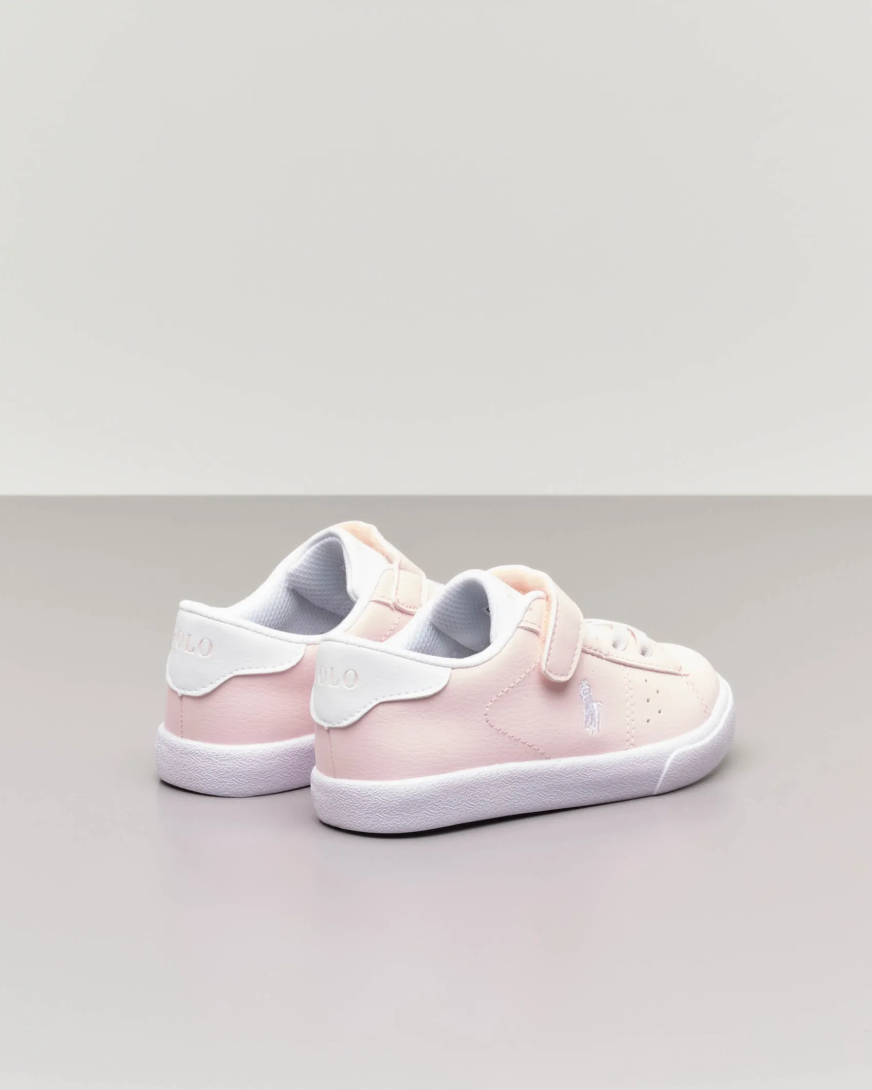Sneakers rosa in ecopelle con pony bianco 20-26