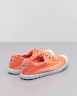 Sneakers slip-on arancioni senza lacci in canvas di cotone effetto stone washed