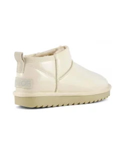 Stivaletto ultra basso beige chiaro in tessuto spalmato effetto lucido con interno in pelo di misto lana