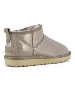 Stivaletto ultra basso color taupe in tessuto spalmato effetto lucido con interno in pelo di misto lana