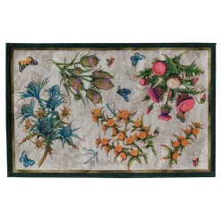 Tappeto avorio 52x80cm in materiale riciclato a stampa fiori di carciofo bluette arnacioni e fucsia