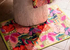 Tappeto Kiriku a fantasia floreale multicolore con bordatura verde 52x80