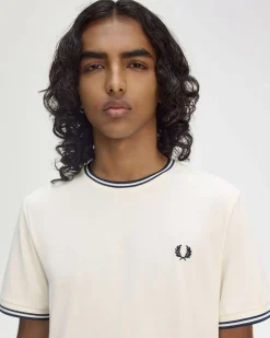 T-shirt mezza manica Fred Perry color panna con bordino blu